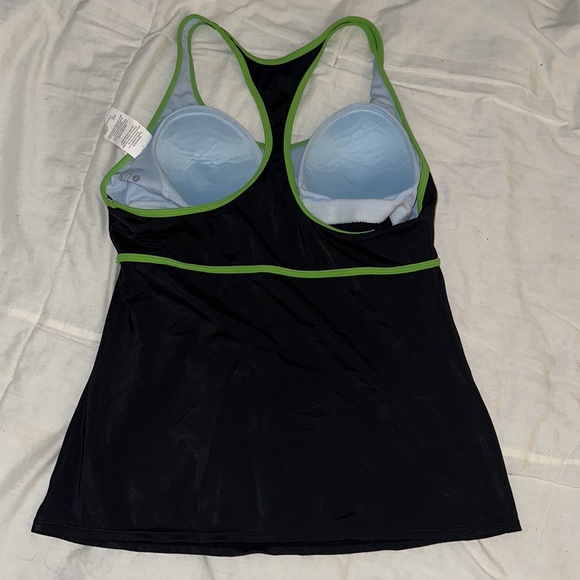 Nike top - Picture 3 of 4